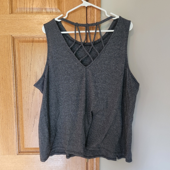 Maurices Tank - Picture 4 of 6